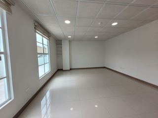 OFICINA EN ARRIENDO SECTOR SRI CUENCA