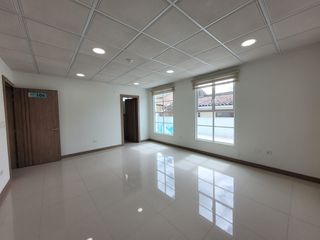 OFICINA EN ARRIENDO SECTOR SRI CUENCA