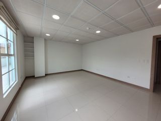 OFICINA EN ARRIENDO SECTOR SRI CUENCA