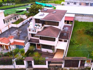 Foto 1 de EN VENTA HERMOSA CASA DE 3 PISOS EN SECTOR LOS JARDINES, SANGOLQUI