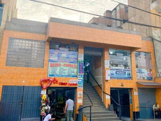 Foto 2 de Venta de Stand comercial en segundo piso cerca a 2 cuadras de estacion San Borja Sur