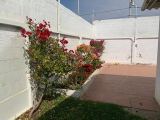 Salinas Vendo hermosa casa de 1 planta  (J Luna)