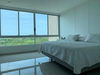 Apartamento en venta en la castellana en Barranquilla. 3 habitaciones con baño. Balcon con vista al rio.