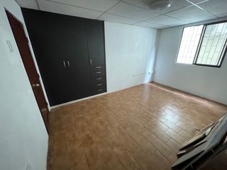 Foto 9 de Alquiler de departamento de 4 dormitorios en Kennedy norte