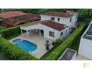 Foto 1 de ESPECTACULAR CASA EN CONDOMINIO DE ANAPOIMA