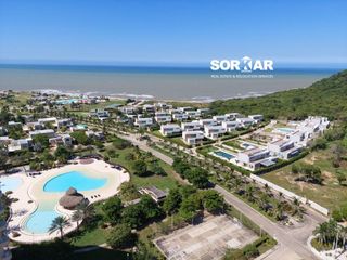 Apartamento en venta en Aguamarina Beach Resort