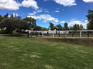 Foto 10 de HERMOSA QUINTA EN CHECA