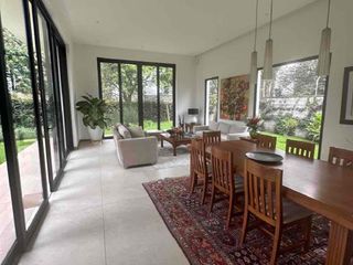 Foto 8 de Venta casa nueva moderna de lujo de una sola planta en Puembo