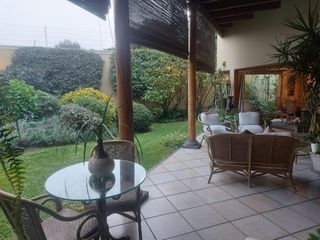 Foto 1 de VENDO LINDA Y ACOGEDORA CASA EN CAMACHO CON BELLA ARQUITECTURA TIPO NEOCLASICA Y DETALLES FINOS DE MADERA.