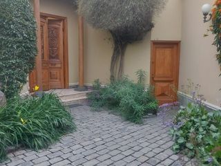 Foto 11 de VENDO LINDA Y ACOGEDORA CASA EN CAMACHO CON BELLA ARQUITECTURA TIPO NEOCLASICA Y DETALLES FINOS DE MADERA.