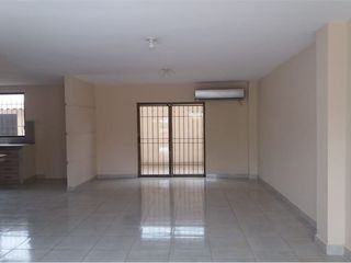 Foto 4 de casa de renta en manta zona sur los gavilanez