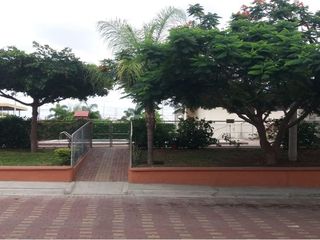 Foto 2 de casa de renta en manta zona sur los gavilanez