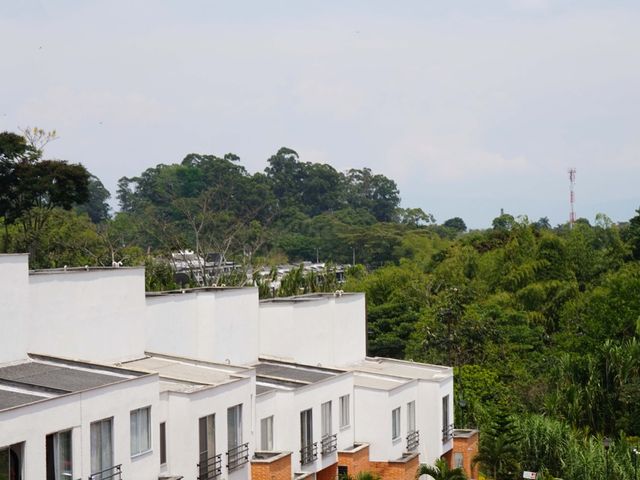 Majestuosa casa moderna de 124 m2 en Rivera Campestre Conjunto Residencial. Villa Olimpica. Pereira - Colombia.