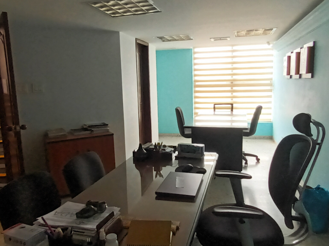 Venta de Edificio de oficinas ubicado en Barrio Popular