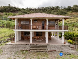 Venta de casa en Malacatos con amplio terreno