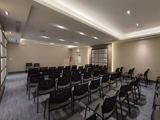 Foto 10 de Venta de Oficina de Estreno, Edificio Titanium, Samborondón-Aurora