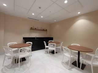 Foto 13 de Venta de Oficina de Estreno, Edificio Titanium, Samborondón-Aurora
