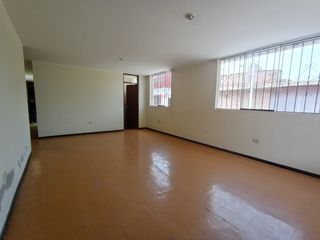 Foto 1 de DEPARTAMENTO PRIMER PISO EN VENTA