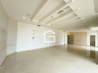 Foto 2 de Local Comercial en Alquiler en 1er Piso Alto en Edificio de Negocios, Unioro, Machala