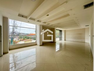 Foto 4 de Local Comercial en Alquiler en 1er Piso Alto en Edificio de Negocios, Unioro, Machala