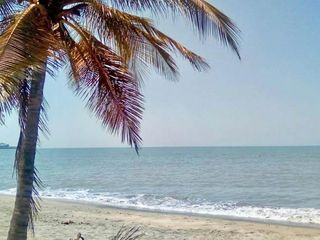 Foto 17 de ALQUILER DE ESPECTACULAR CASA CON VISTA Y SALIDA AL MAR EN PLAYA ALCATRACES/SANTA MARTA