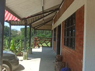 Foto 6 de Venta de Lote con Vivienda de 3 Pisos en Parcelación El Cofre