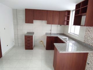 ✅Vendo casa dos plantas con espacios de confort, habitabilidad y con excelente ubicación en el centro urbano de Marianitas de Calderón, Norte de Quito.