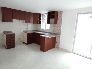 ✅Vendo casa dos plantas con espacios de confort, habitabilidad y con excelente ubicación en el centro urbano de Marianitas de Calderón, Norte de Quito.