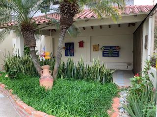 Foto 2 de Casa de Venta en Urbanización Manta 2000, Manta, Manabí, Ecuador