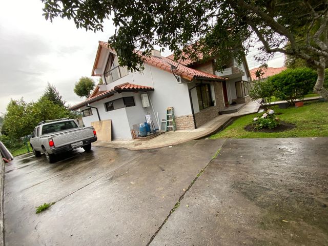 Casa de venta sector la armenia dos con cinco habitaciones