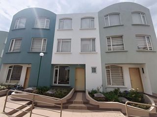 Foto 1 de Casa en venta - Ponceano Alto cerca al Supermaxi de la Real Audiencia