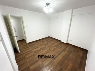 Foto 21 de Venta de Departamento en Jesús María - 4to Piso con Ascensor