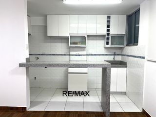 Foto 3 de Venta de Departamento en Jesús María - 4to Piso con Ascensor