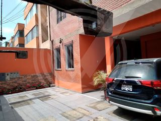 Foto 2 de SE VENDE EDIFICIO EN ZONA EXCLUSIVA DE CAMINOS DEL INCA