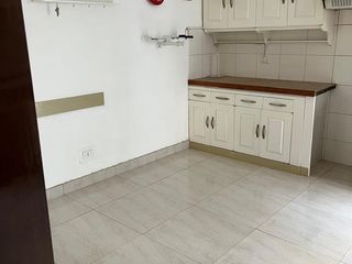 CASITA 3 NIVELES - POR REMODELAR - 4 DORMITORIOS - COCHERA - CONDOMINIO CERRADO - TAMBO DE MONTERRICO