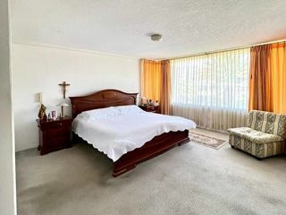Foto 5 de VENDO DE OPORTUNIDAD LINDA CASA EN EL CONDADO  486M2, LISTA PARA REMODELAR