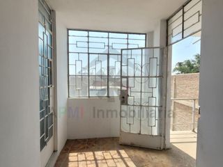 Foto 11 de VENTA DE LOCAL COMERCIAL EN ESQUINA Y FRENTE A PARQUE EN FERREÑAFE