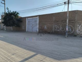 Foto 2 de VENTA DE LOCAL COMERCIAL EN ESQUINA Y FRENTE A PARQUE EN FERREÑAFE