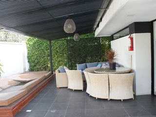 Renta - Arriendo - Casa - Nayon - Piscina - Lujo - Quito