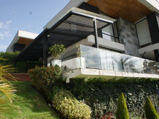 Renta - Arriendo - Casa - Nayon - Piscina - Lujo - Quito