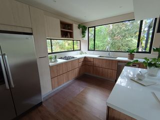 Foto 10 de Beautiful One Level Home with Mountain Views Surrounded by Nature - Gated Community
