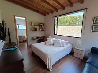 Foto 7 de Beautiful One Level Home with Mountain Views Surrounded by Nature - Gated Community