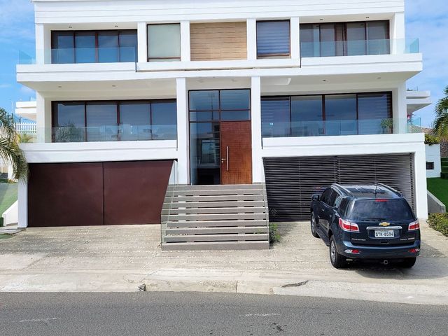 Ciudad Del Mar: Fabulous Home In The City By the Sea