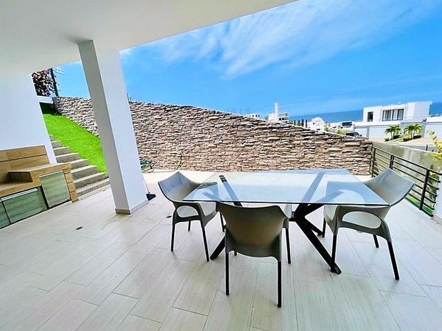 Ciudad Del Mar: Fabulous Home In The City By the Sea