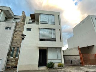 CASA EN VENTA EL DEAN BAJO