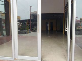 Foto 3 de L27 - Venta Local Comercial en el Centro Comercial Oasis