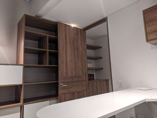 EXCEPCIONAL CASA REMODELADA EN VENTA | 4 HABITACIONES, 6 BAÑOS, 2 OFICINAS, 3 GARAJES, 2 BALCONES, ESTUDIO, TERRAZA, GYM | NIZA - LAS VILLAS - SUBA - BOGOTÁ.