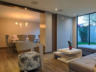 EXCEPCIONAL CASA REMODELADA EN VENTA | 4 HABITACIONES, 6 BAÑOS, 2 OFICINAS, 3 GARAJES, 2 BALCONES, ESTUDIO, TERRAZA, GYM | NIZA - LAS VILLAS - SUBA - BOGOTÁ.