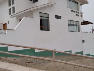 Foto 2 de Linda Casa de Playa con vista al mar en Barrancadero: 210 m² $140,000