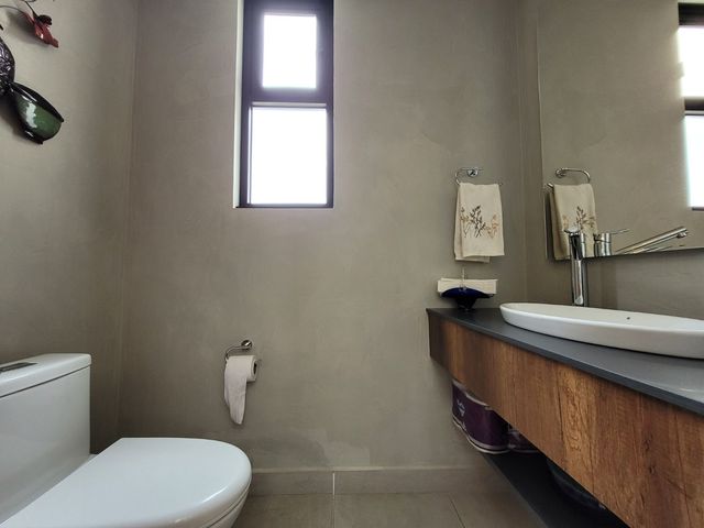 Casa en Venta en conjunto privado - Puembo